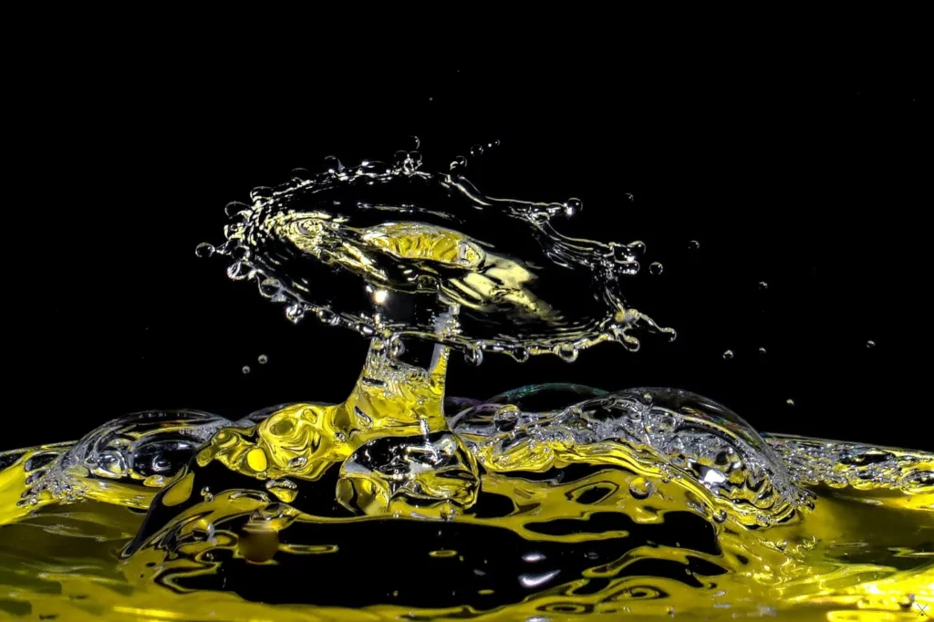 Collision de gouttes d’eau