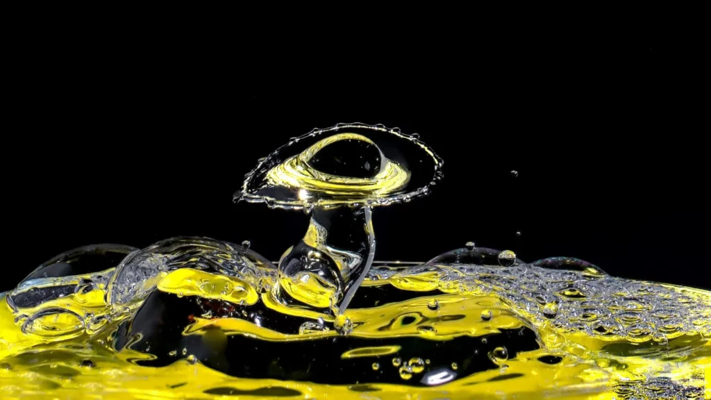 Collision de gouttes d’eau
