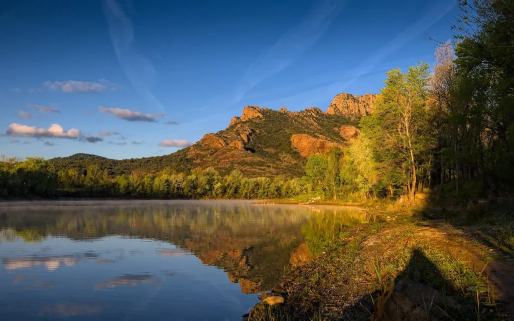 Le rocher de Roquebrune-sur-Argens, avril 2022