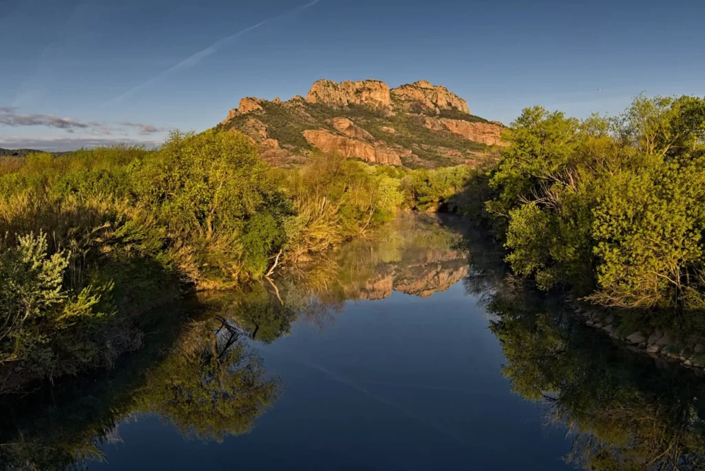Le rocher de Roquebrune-sur-Argens, avril 2022